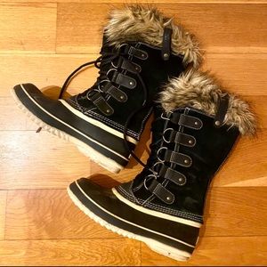 Sorel Women’s “Joan of Arctic” black boots